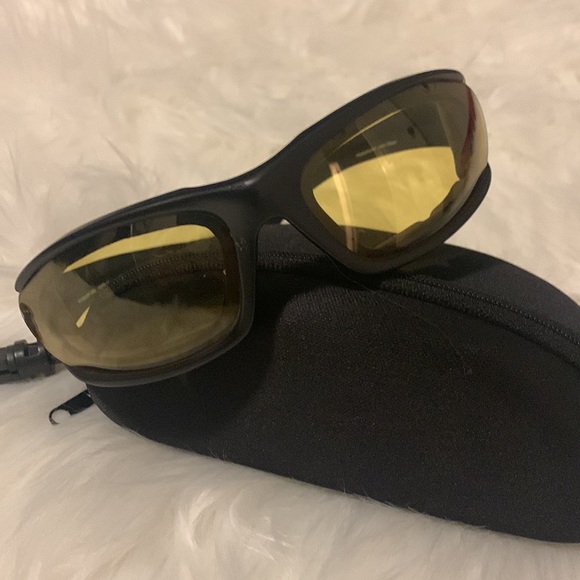 Photochromic lens with cushion lined motorcycle glasses 😎 unisex - Picture 5 of 8